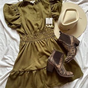 New Okive Green Puff Sleeve Dress